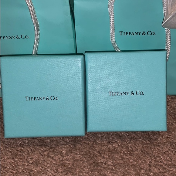 Set of 2 3x3 Tiffany box and bag set! - Picture 2 of 4